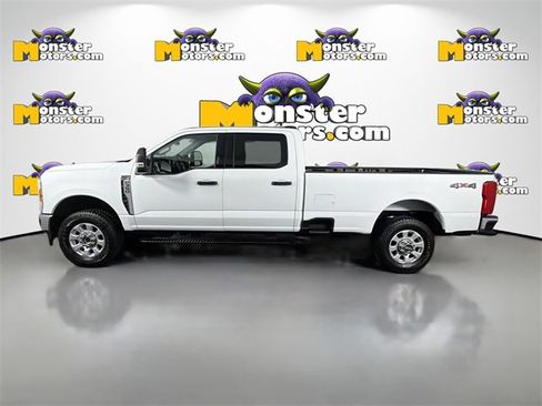 Used 2024 Ford F350 XLT image 8