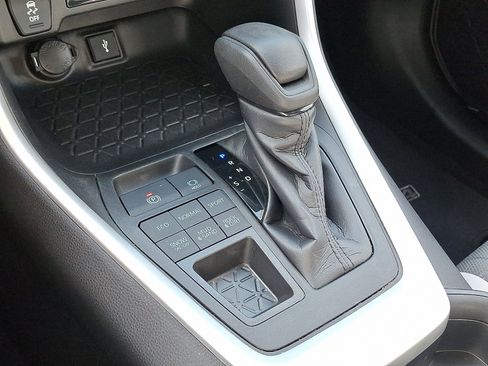 Certified 2021 Toyota RAV4 XLE image 16