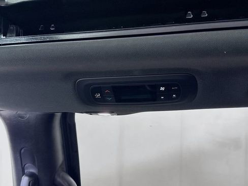 Used 2018 Chrysler Pacifica Touring-L Plus w/ Advanced Safetytec Group image 26