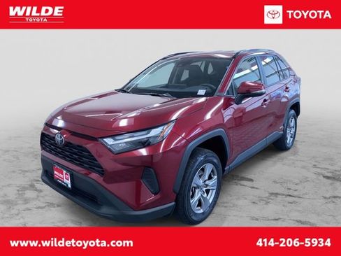 Used 2025 Toyota RAV4 XLE image 1