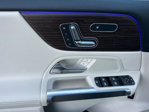 New 2026 Mercedes-Benz GLB 250 image 10