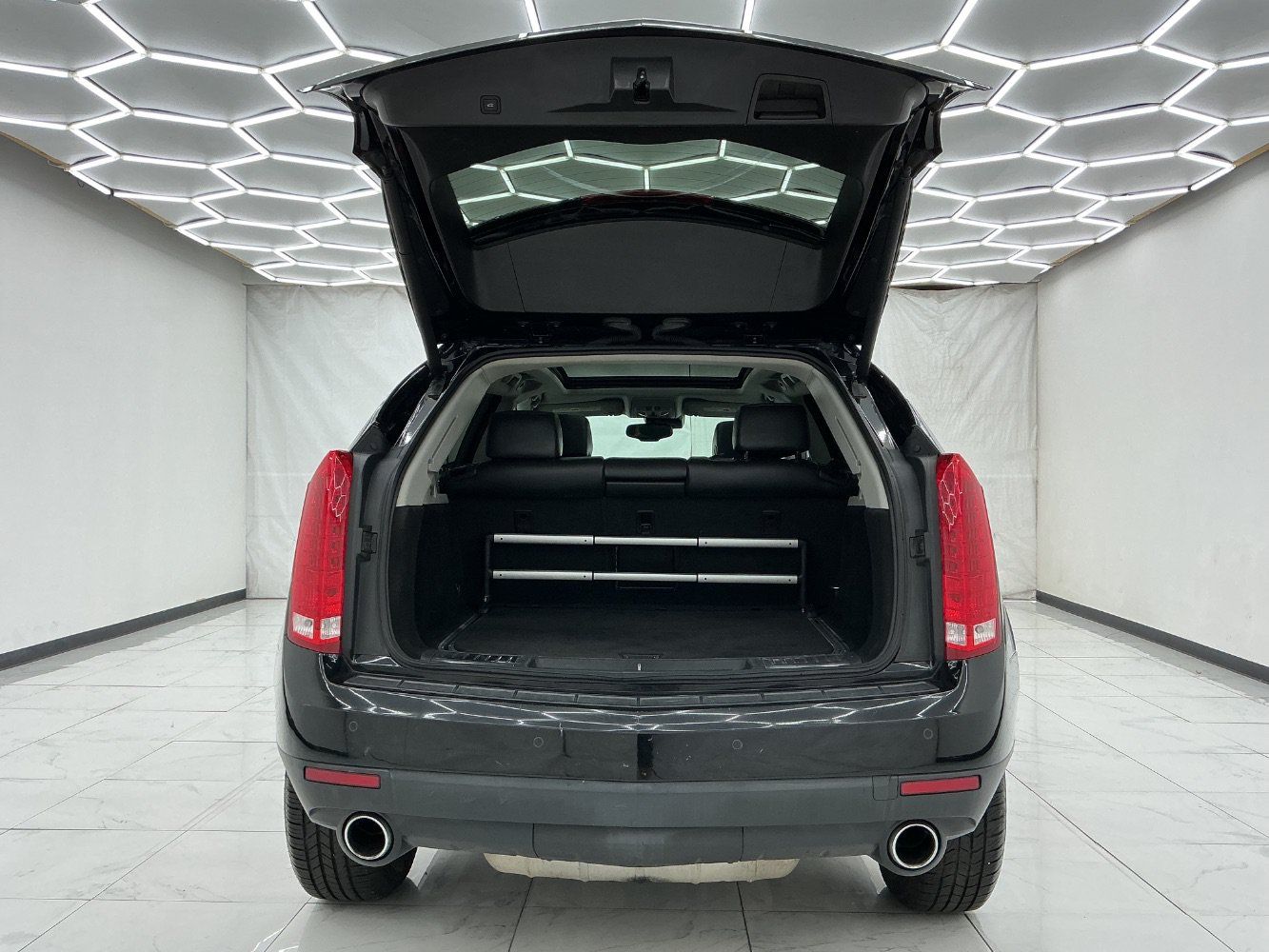 Used 2016 Cadillac SRX Luxury w/ Driver Awareness Package AWD/4WD image 45