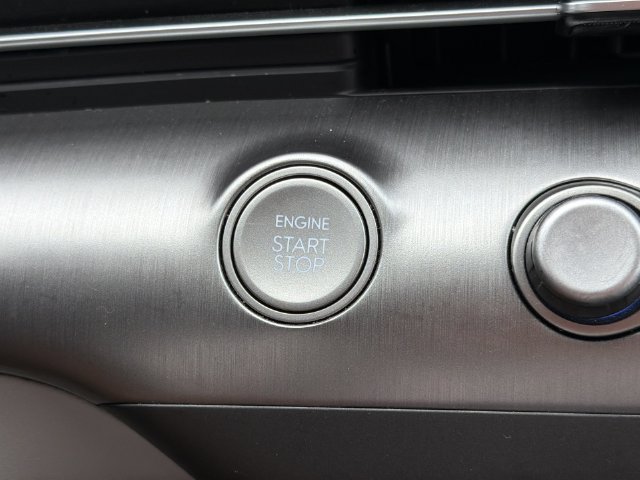 Certified 2025 Hyundai Kona SEL FWD image 24