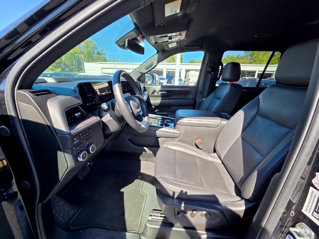 Used 2025 Chevrolet Tahoe Z71 AWD/4WD image 15
