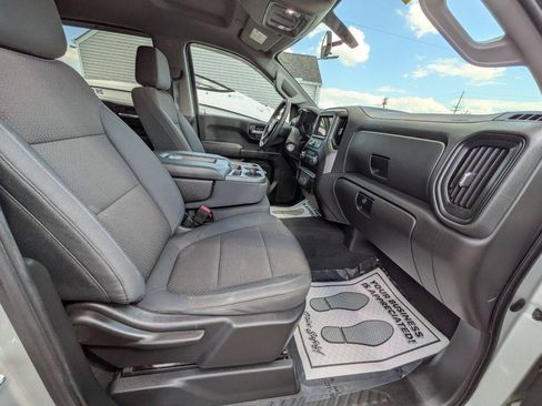 Used 2019 Chevrolet Silverado 1500 Custom w/ Custom Value Package AWD/4WD image 19