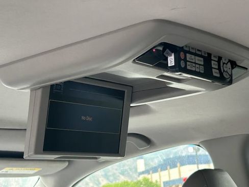 Used 2018 Honda Pilot Touring image 34