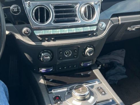 Used 2016 Rolls-Royce Wraith image 22