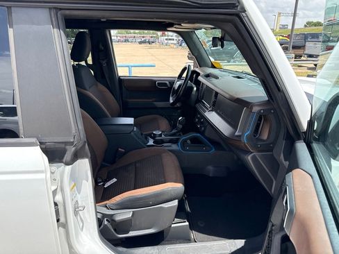 Used 2022 Ford Bronco Outer Banks AWD/4WD image 15