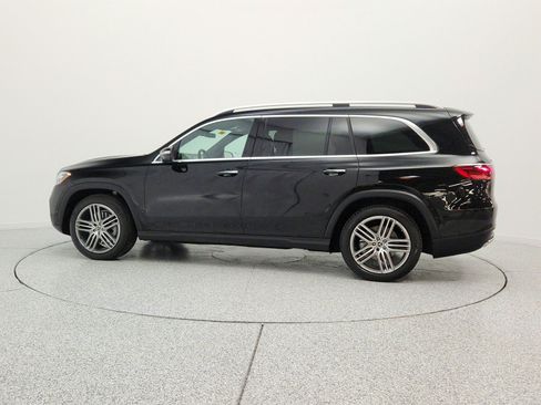 Certified 2026 Mercedes-Benz GLS 450 4MATIC image 8