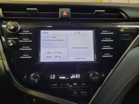 Used 2018 Toyota Camry SE image 25