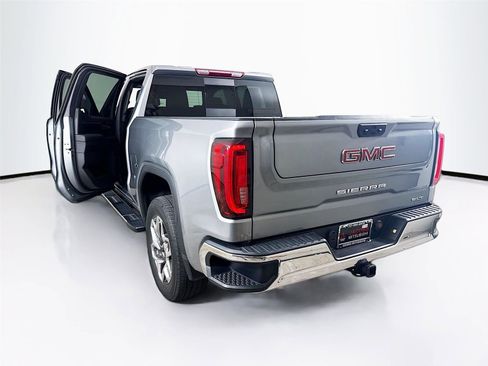 Used 2023 GMC Sierra 1500 SLT w/ SLT Premium Package RWD image 18