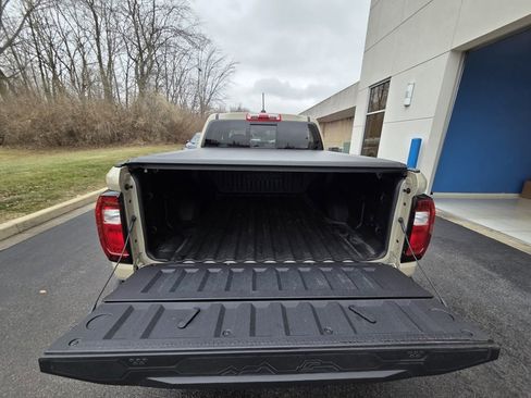 Used 2024 GMC Canyon AT4 w/ AT4 Premium Package image 9