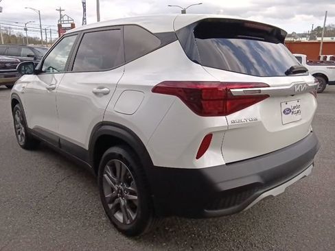 Used 2023 Kia Seltos LX AWD/4WD image 5