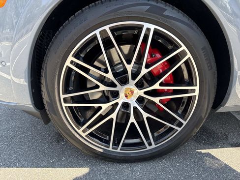 Used 2024 Porsche Cayenne S image 41