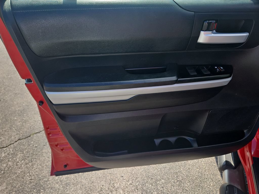 Used 2018 Toyota Tundra SR5 w/ SR5 Upgrade Package AWD/4WD image 11