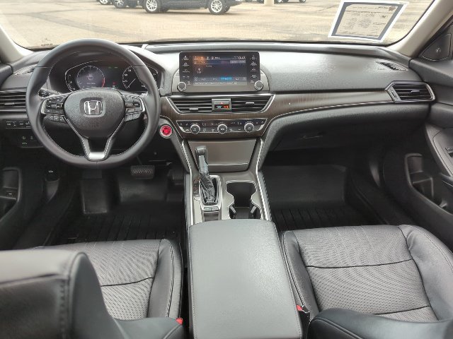 Used 2018 Honda Accord Touring image 7