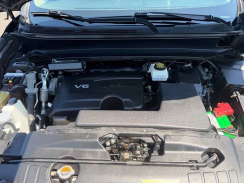 Used 2018 Nissan Pathfinder SL w/ SL Premium Package AWD/4WD image 9