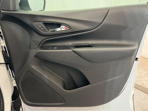 Used 2019 Chevrolet Equinox LT FWD image 24