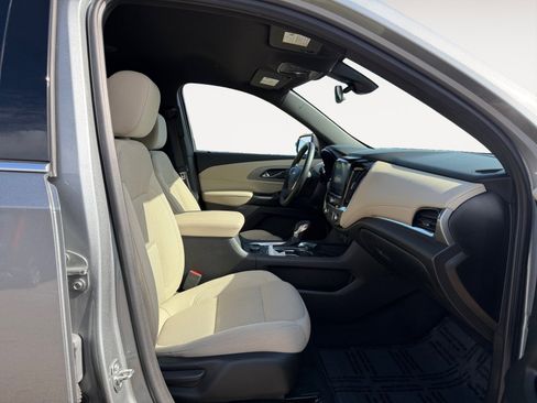 Used 2023 Chevrolet Traverse LT AWD/4WD image 15