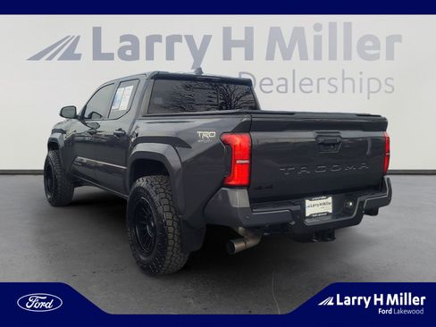 Used 2024 Toyota Tacoma TRD Sport image 3