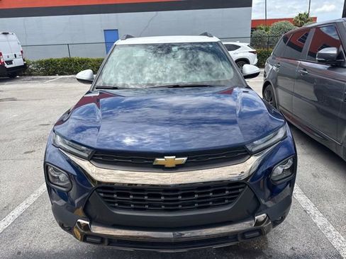 Used 2022 Chevrolet TrailBlazer ACTIV w/ Sun and Liftgate Package FWD image 2