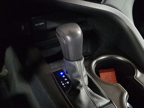 Used 2024 Toyota Camry SE image 33