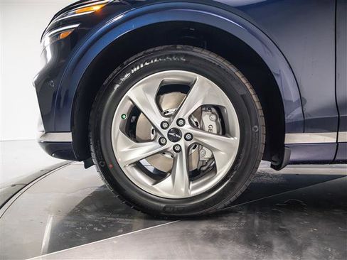 New 2026 Genesis GV70 2.5T Advanced image 16