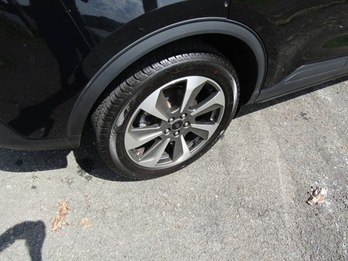 Used 2025 Ford Escape Platinum AWD/4WD image 19
