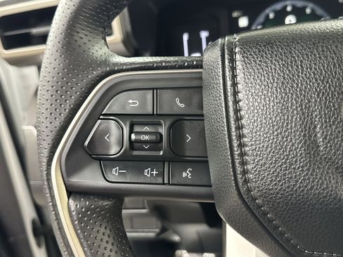 Used 2025 Toyota 4Runner SR5 image 38