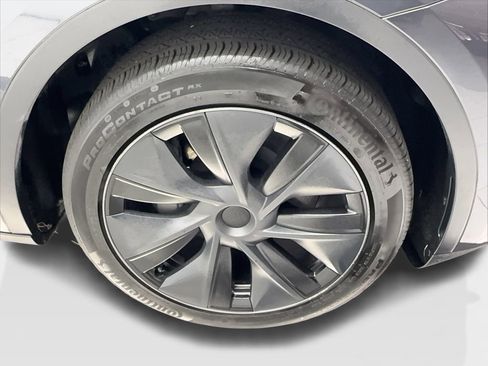 Used 2025 Tesla Model Y Long Range RWD image 13