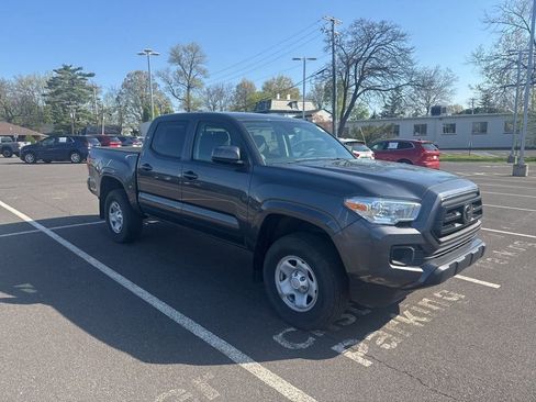 Used 2023 Toyota Tacoma SR AWD/4WD image 4