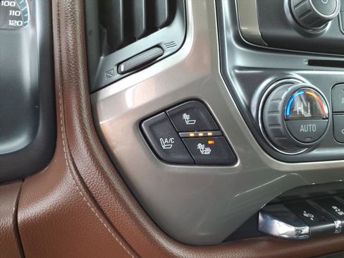 Used 2015 Chevrolet Silverado 2500 High Country w/ Duramax Plus Package image 27