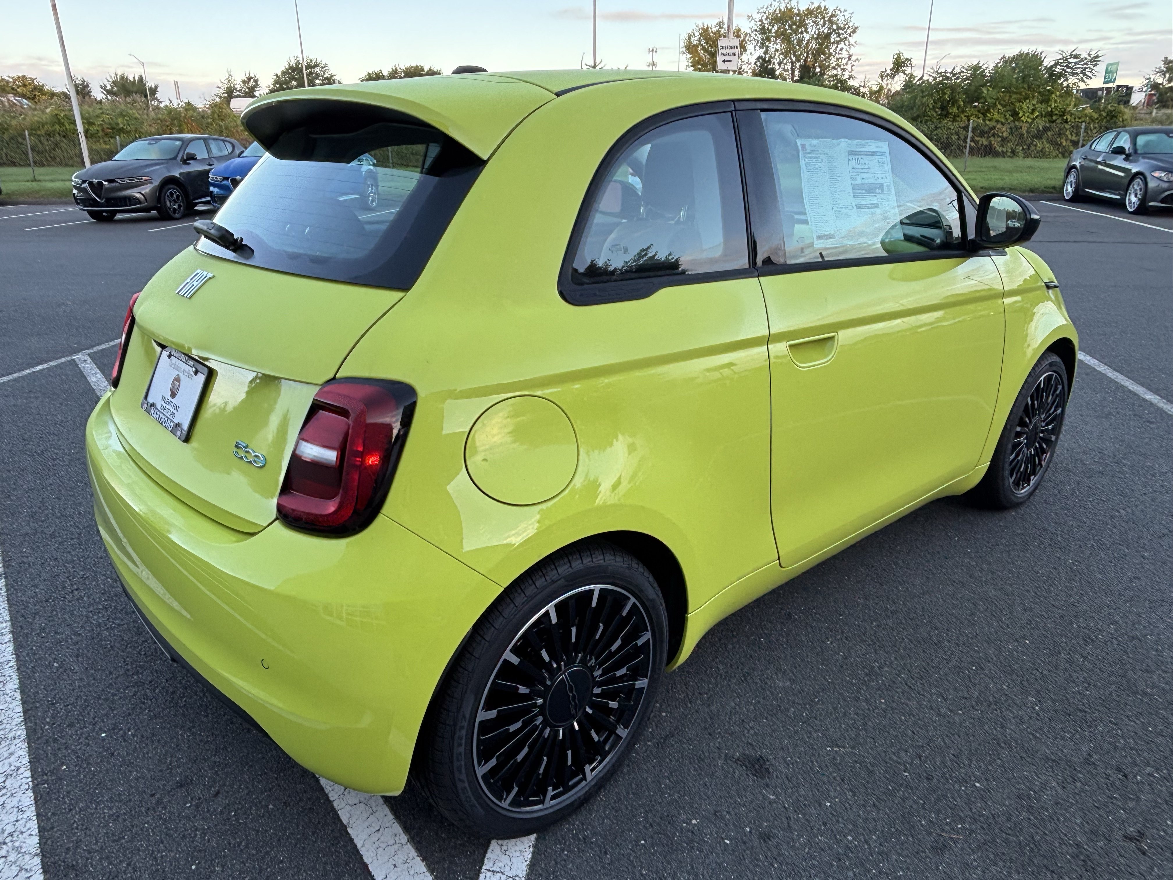 New 2026 FIAT 500 e w/ Comfort Group FWD image 6