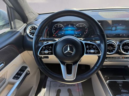 Used 2023 Mercedes-Benz GLB 250 image 12