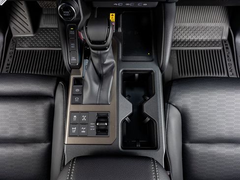 Used 2026 Toyota Land Cruiser image 28