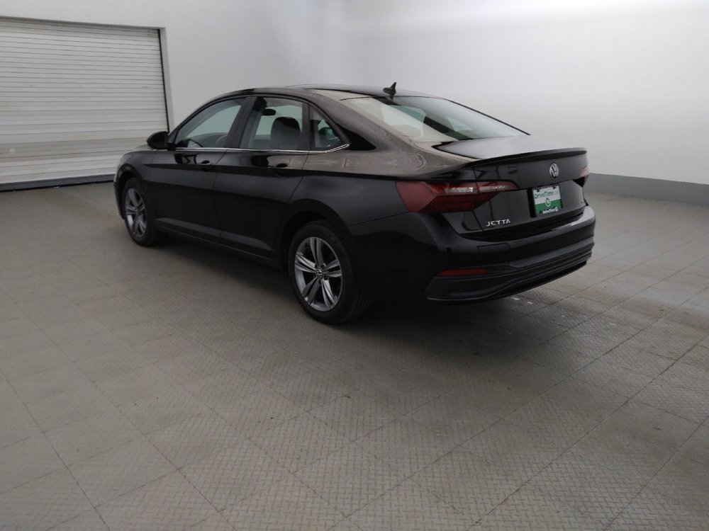 Used 2023 Volkswagen Jetta SE FWD image 3