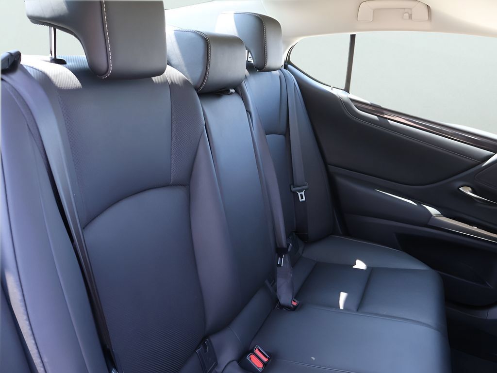 Used 2019 Lexus ES 350 w/ Premium Package FWD image 13