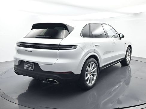 Certified 2024 Porsche Cayenne AWD/4WD image 13
