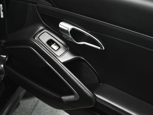 Used 2016 Porsche 911 Carrera 4 image 16