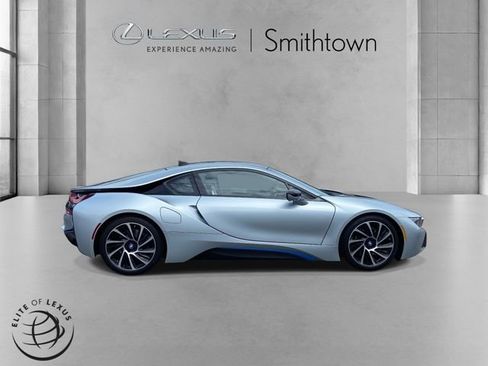 Used 2015 BMW i8 image 4