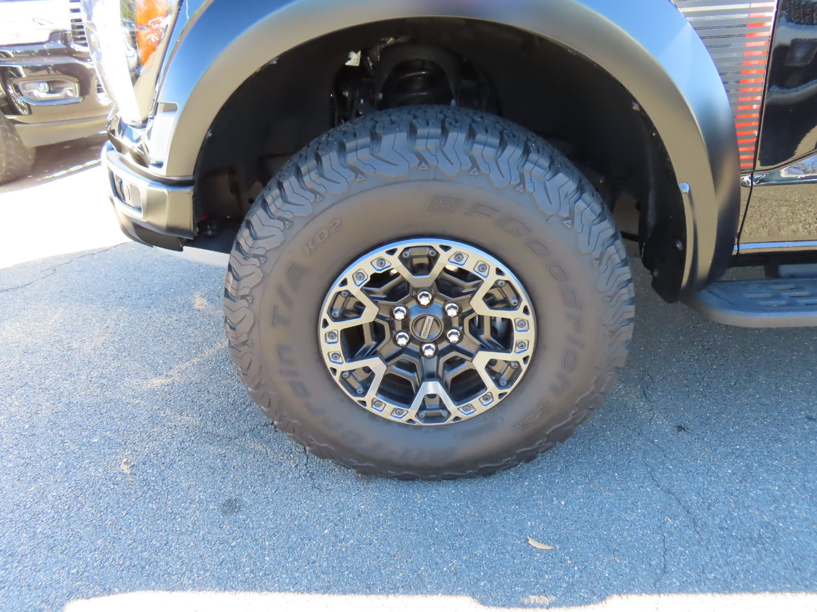 Certified 2025 Ford F150 Raptor w/ Equipment Group 803A Raptor R AWD/4WD image 19