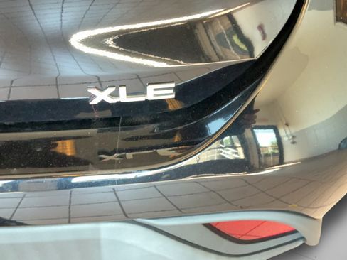 Used 2023 Toyota Highlander XLE FWD image 61