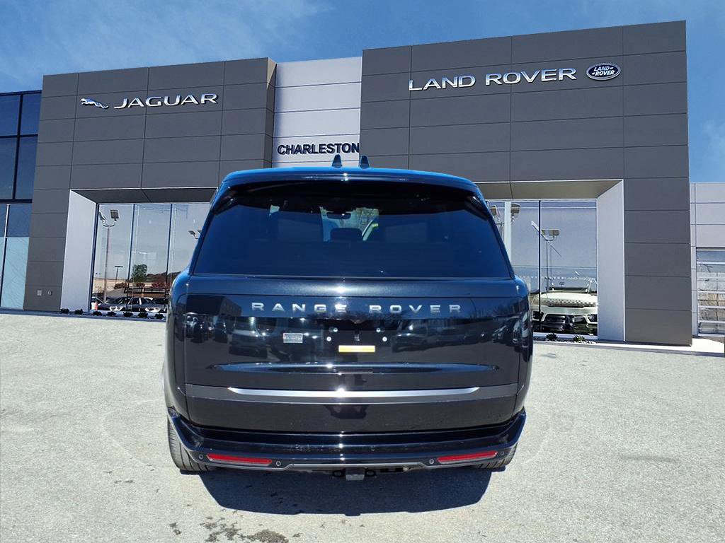 Certified 2025 Land Rover Range Rover Long Wheelbase SE AWD/4WD image 4