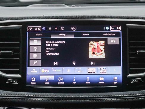 Used 2024 Chrysler Pacifica Select image 20