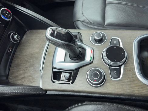 Used 2022 Alfa Romeo Stelvio Ti w/ Active Assist Plus Package image 31