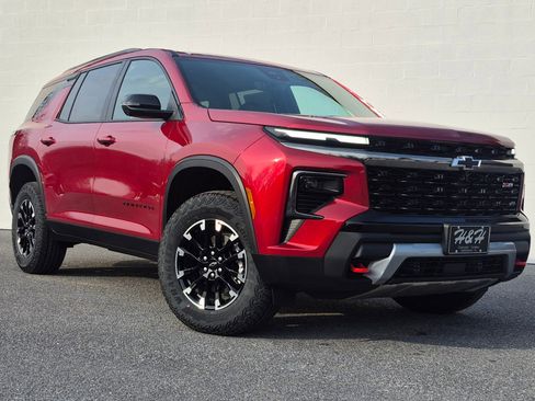 New 2026 Chevrolet Traverse Z71 w/ Driver Confidence Package image 2