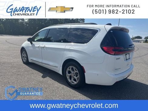 Used 2023 Chrysler Pacifica Limited image 7