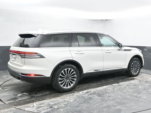 Used 2023 Lincoln Aviator AWD w/ Premium Package image 11