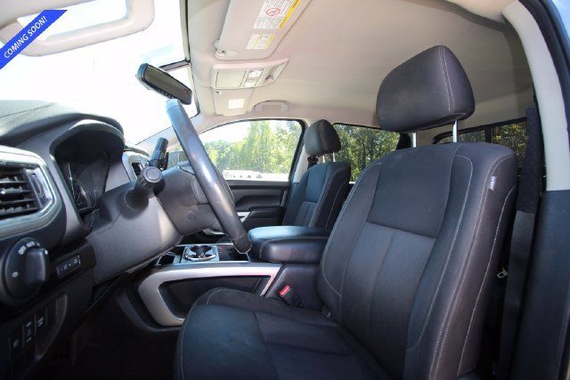 Used 2017 Nissan Titan SV AWD/4WD image 2