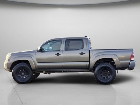 Used 2012 Toyota Tacoma 4x4 Double Cab w/ SR5 Pkg image 17